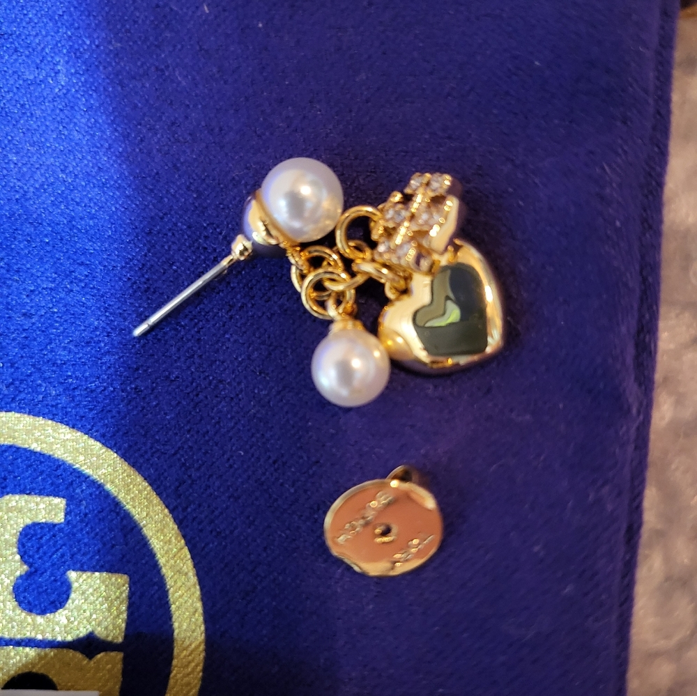 Tory Burch gold-tone earrings Faux pearl stud, heart - Picture 5 of 6